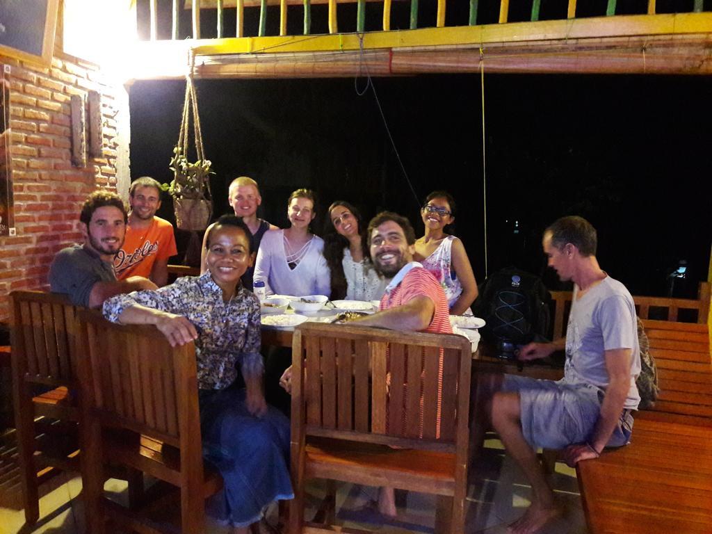 Olala Cafe & Bungalows Sabong Exterior foto